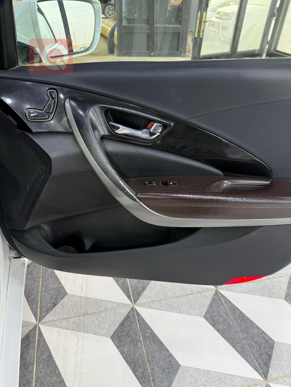 هيونداي أزيرا